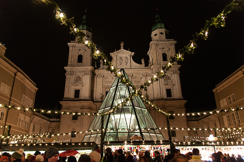 salzburg-weihnachtsmarkt-abend